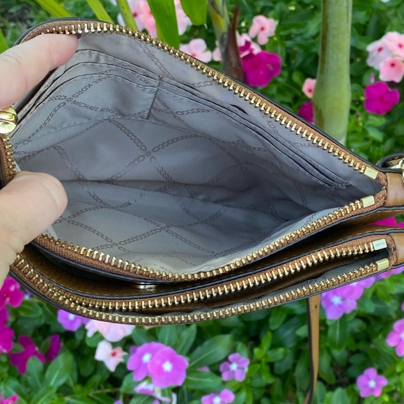 Michael Kors Tan Brown Leather Double Compartment Zippered Crossbody Purse - Picture 12 of 17
